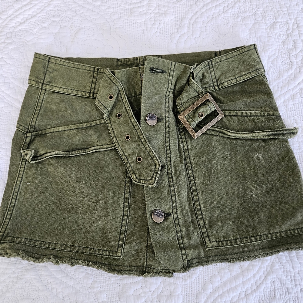 FREE PEOPLE SHORTS- excellent